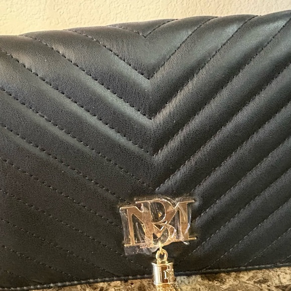 Elegant Black Badgley Mischka Quilted Women's Bag - Picture 2 of 12